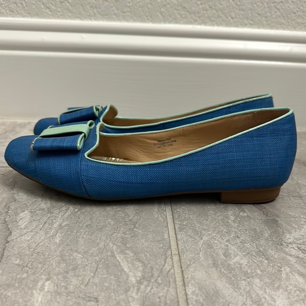 Isaac Mizrahi ISKATHRINE3 Blue Flats with Decorative Bow - Picture 5 of 8